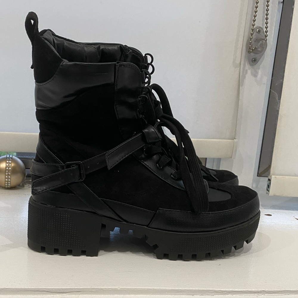 Black Combat Boots in black platform heeled